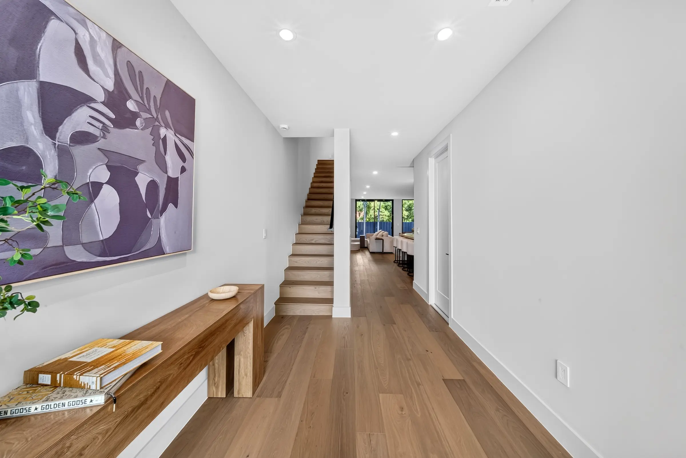 1034 SW 11th Avenue - Entry hall
