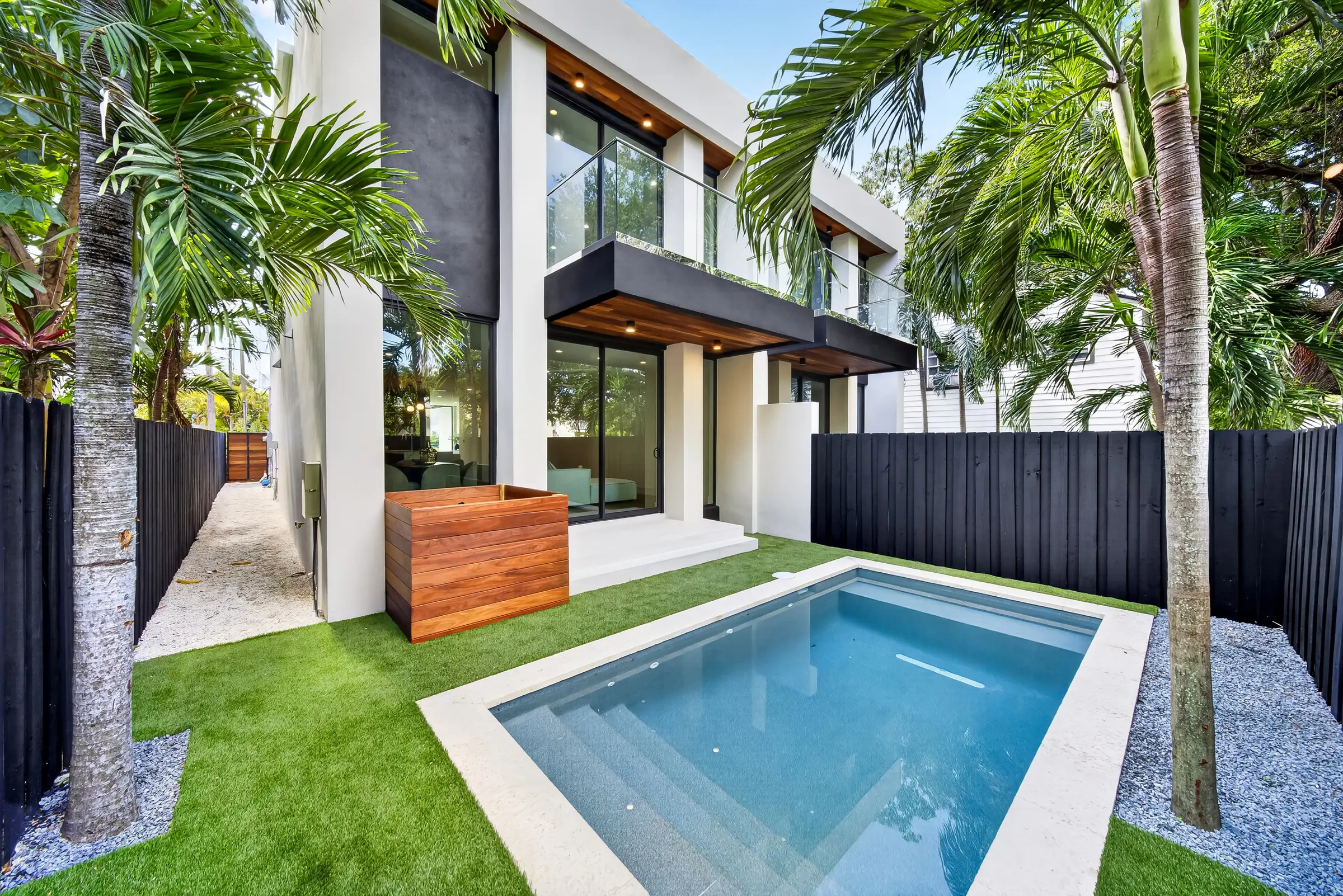 1034 SW 11th Avenue - Rear facade and pool