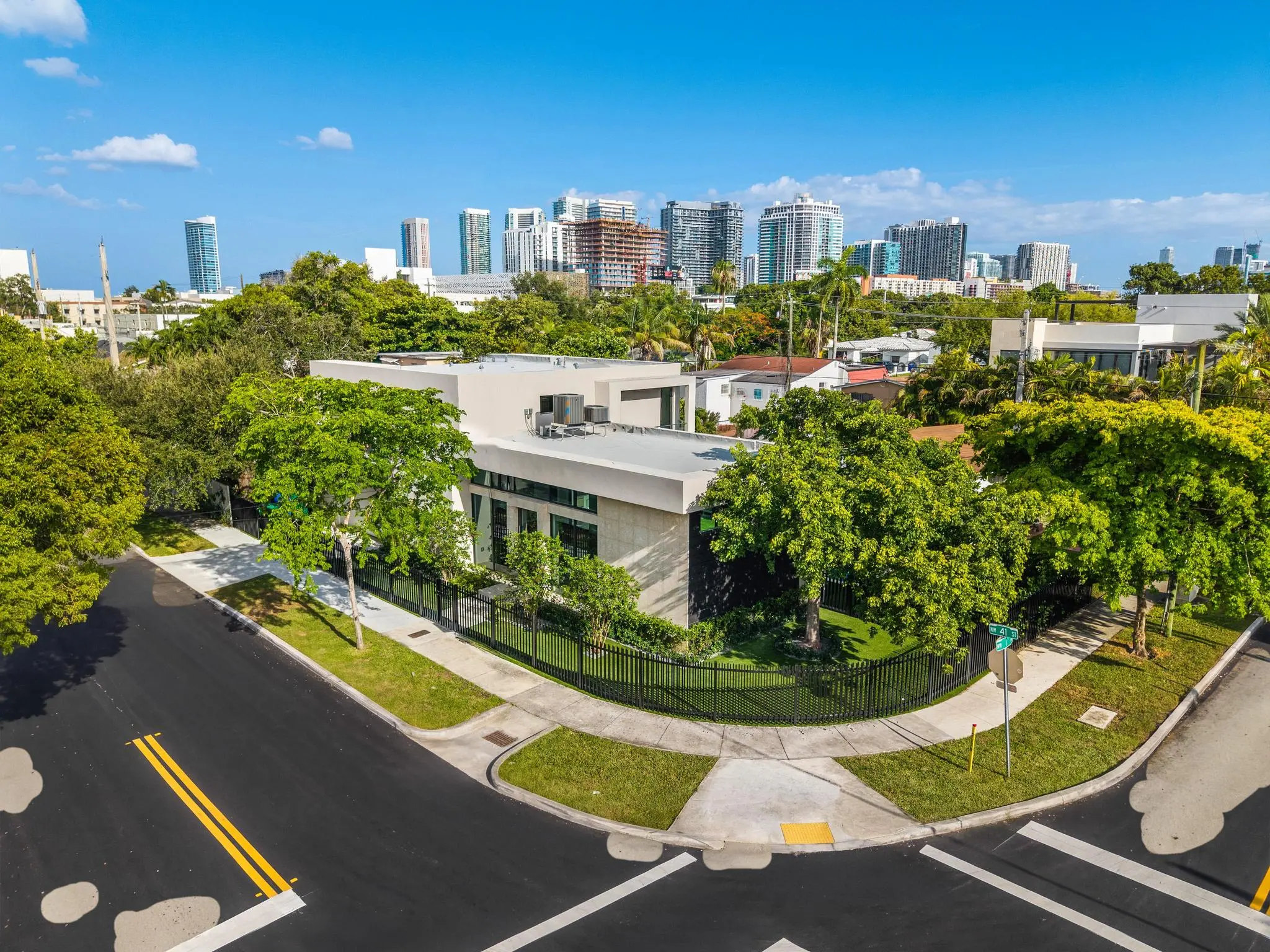 4031 NW 1st Avenue - Aerial view